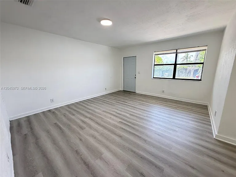 333 NW 2nd Ave #6 — Photo 4