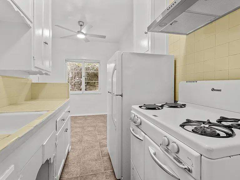 838 S Mansfield Ave #4 — Photo 10