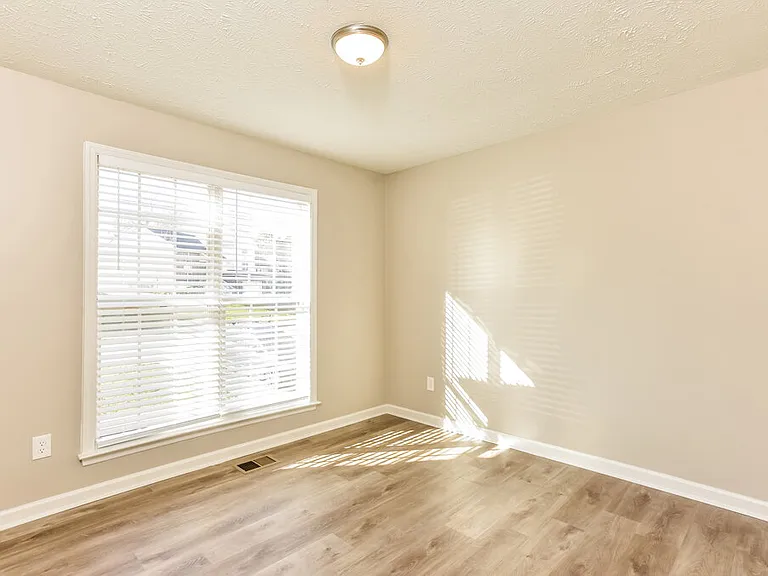 1920 Streamfield Ct — Photo 14