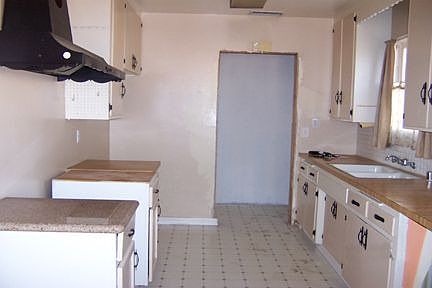 3rd image of 626 Radway Ave