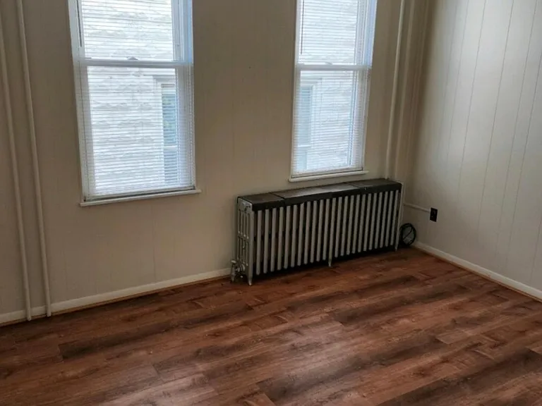 448 E Broad St #1 — Photo 4