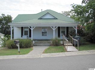 1223 Circle Dr, Dandridge, TN 37725