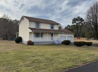 667 Longfield Rd, Colonial Beach, VA 22443