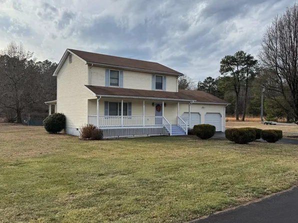 667 Longfield Rd, Colonial Beach, VA 22443