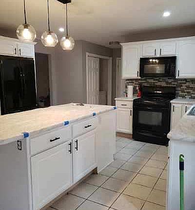 4th image of 20 Drake Ln