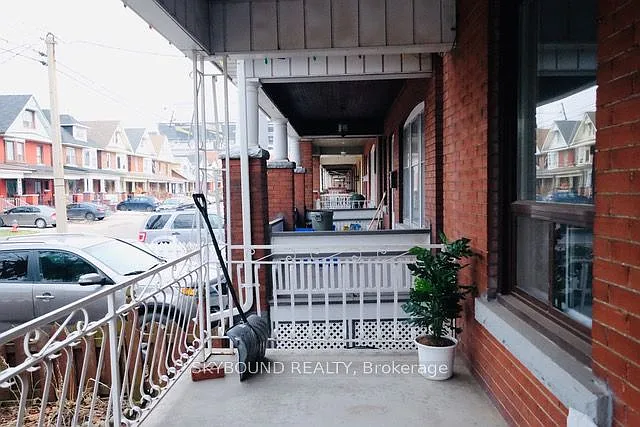 4 bed, $850 — Photo 2
