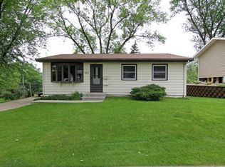 912 18th St NW, Cedar Rapids, IA 52405