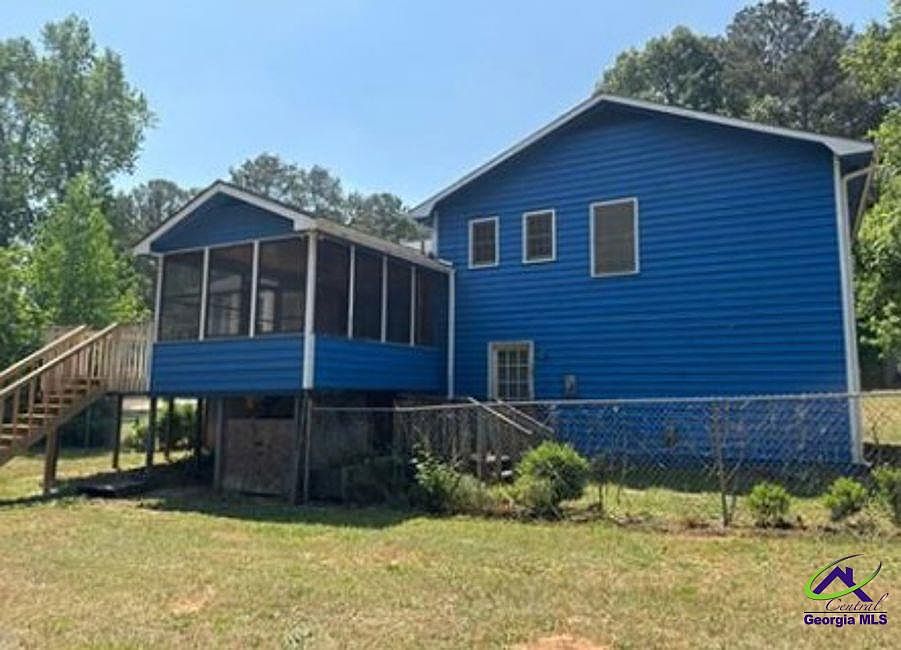 2nd image of 137 Longview Rd