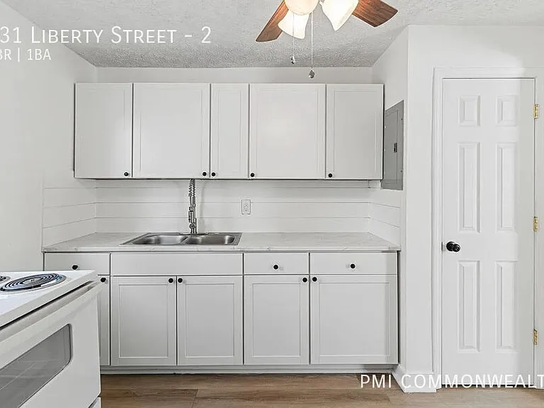 831 Liberty St #2 — Photo 4