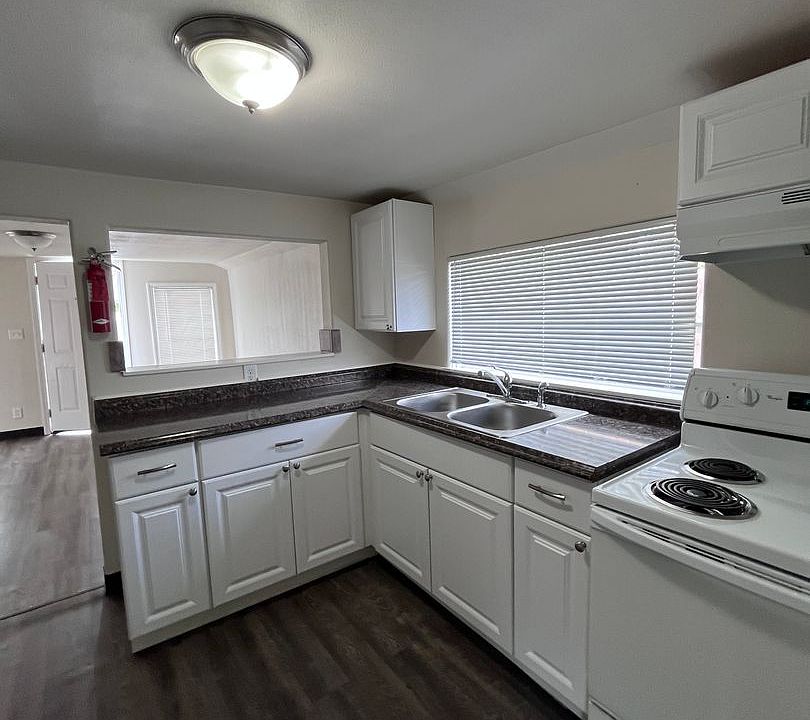 1st image of 913 N 4th Ave #1/2