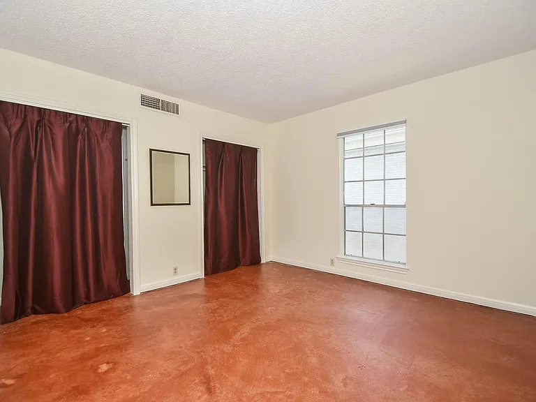 2601 Bellefontaine St — Photo 22
