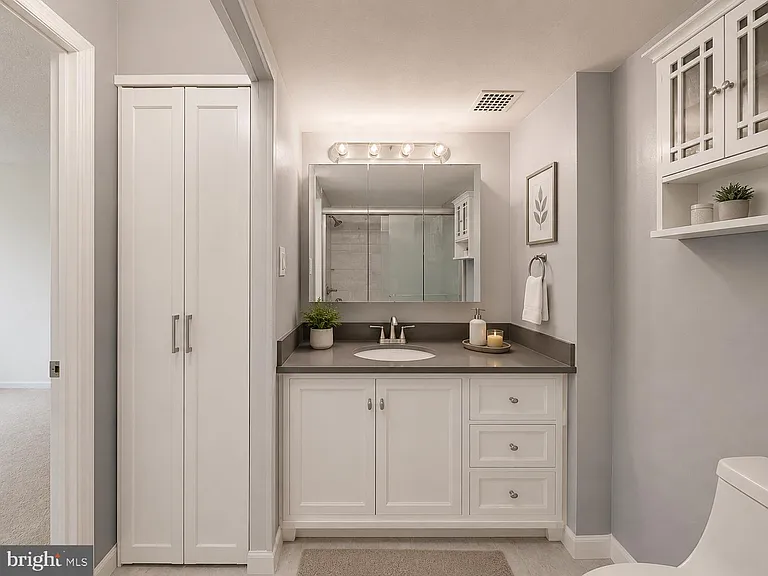 200 N Pickett St #207 — Photo 19