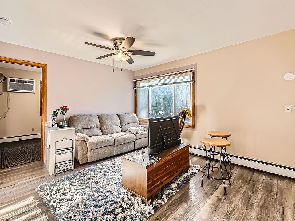 1st image of 808 13th Ave SE APT 2