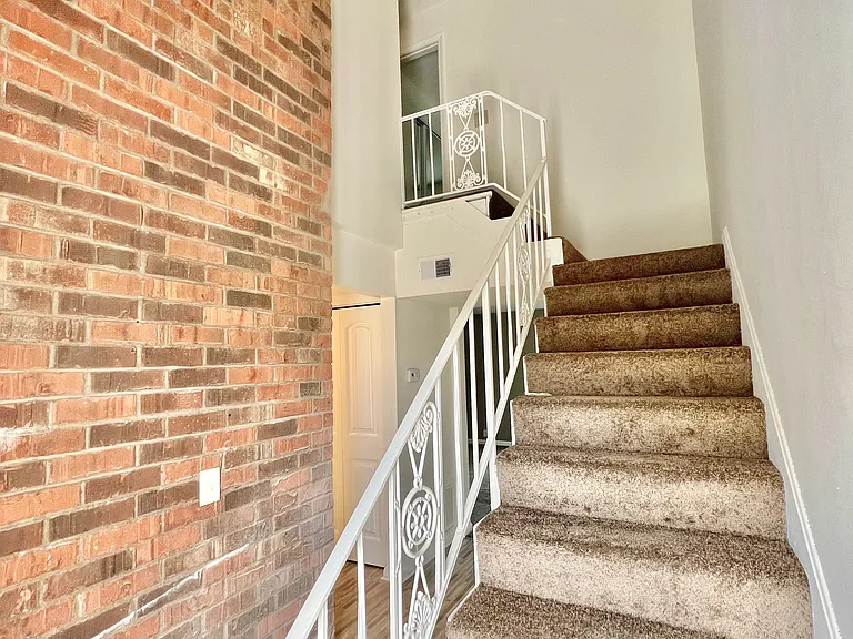 Mayfair Apartments — Photo 51