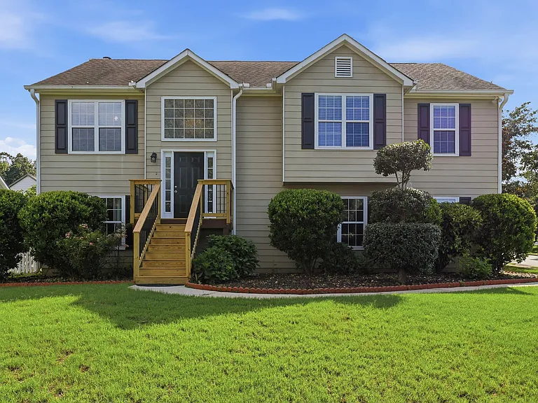 1161 Riverside Run Ln — Photo 1