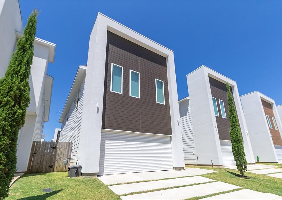 1st image of 5507 Paraiso Pl