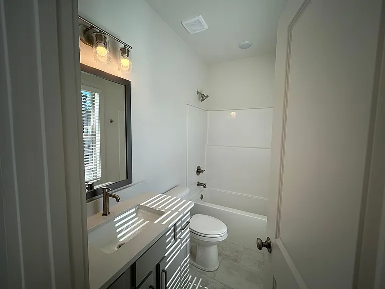 1233 Tigers Tail Trl — Photo 5