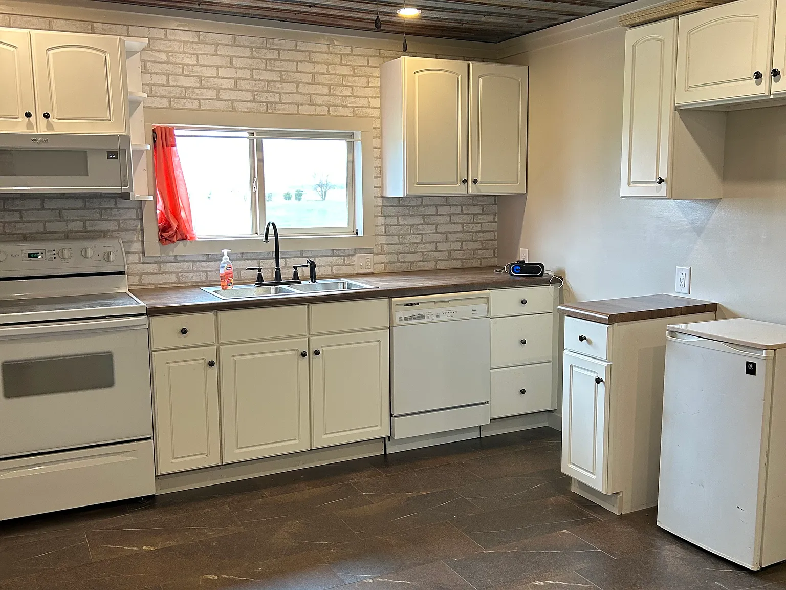 2 bed, 1089 sqft, $900 — Photo 2