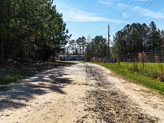 3rd image of 1945 Angelus Rd