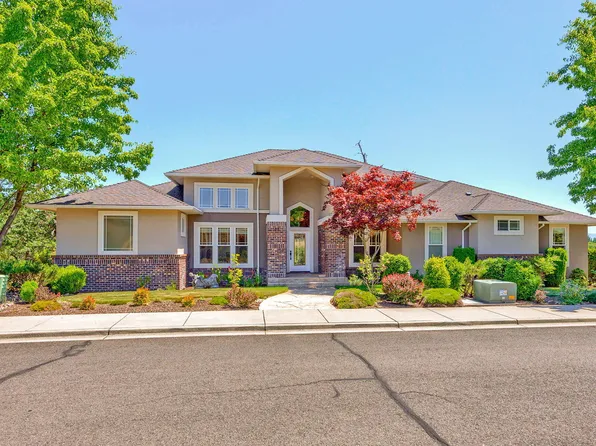 40 Pebble Creek Dr, Eagle Pt, OR 97524