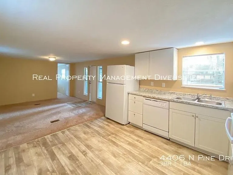 4406 N Pine Dr — Photo 14