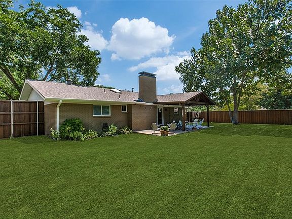 5th image of 1001 Newberry Dr