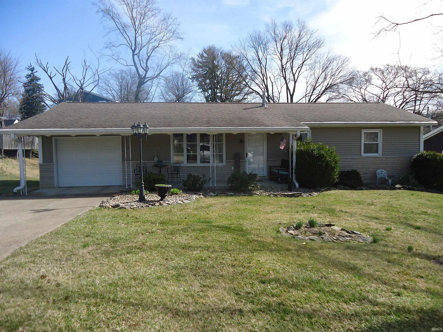 1208 Oak Mnr photo 1