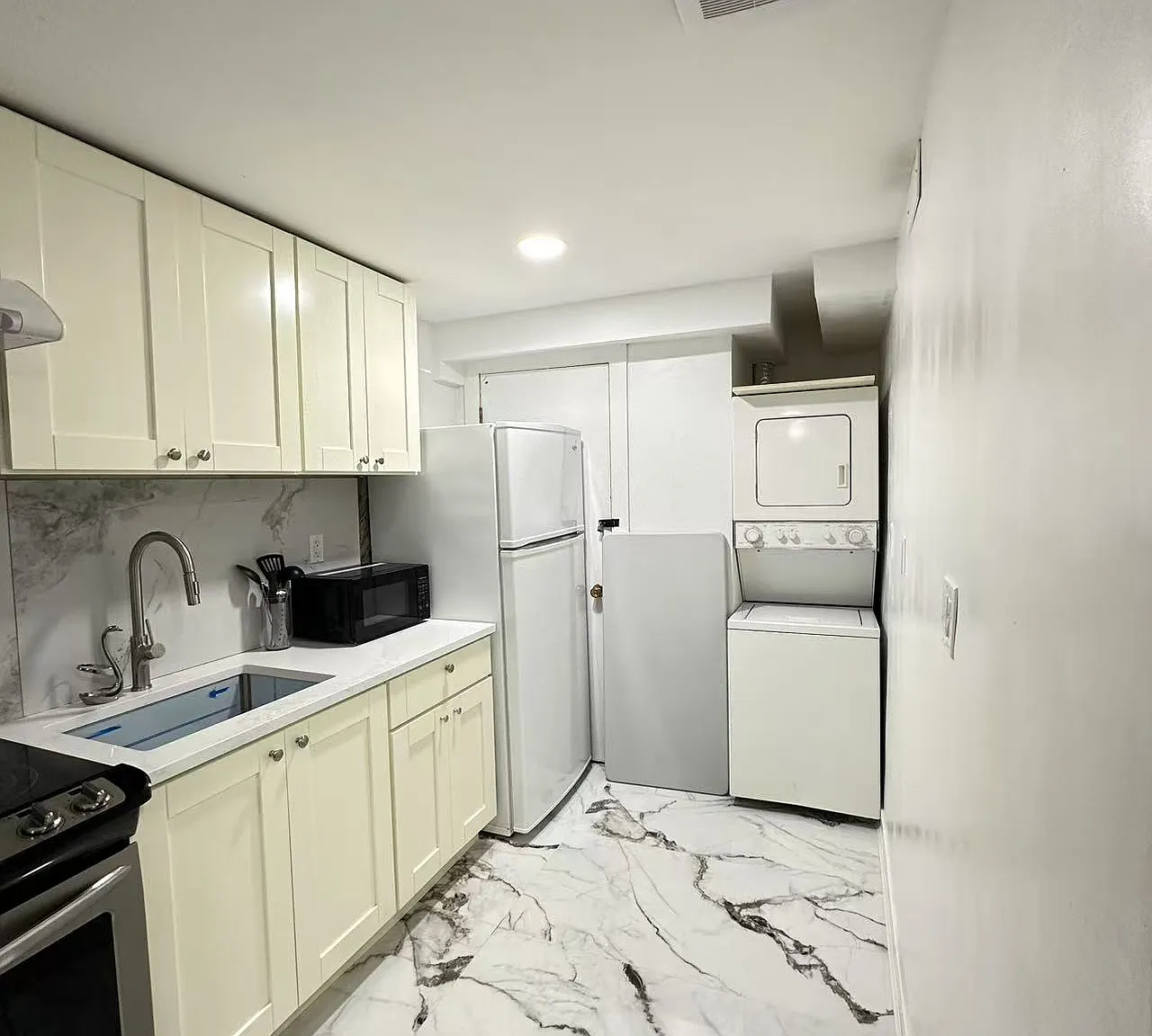 3 bed, $3,100 — Photo 1