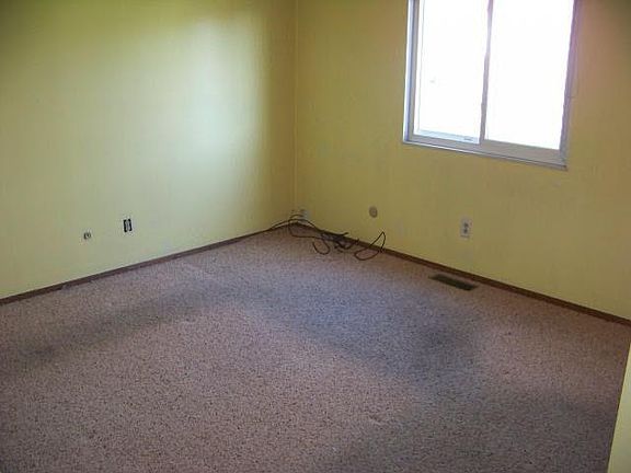 2nd image of 2200 Laurelwood Dr