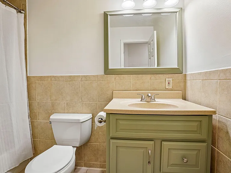 82 Manhattan Ave #6 — Photo 16