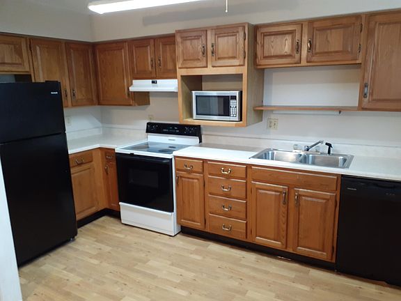 2nd image of 1494 Beacon St APT 4