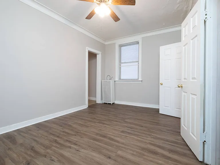 4706 N Beacon — Photo 6