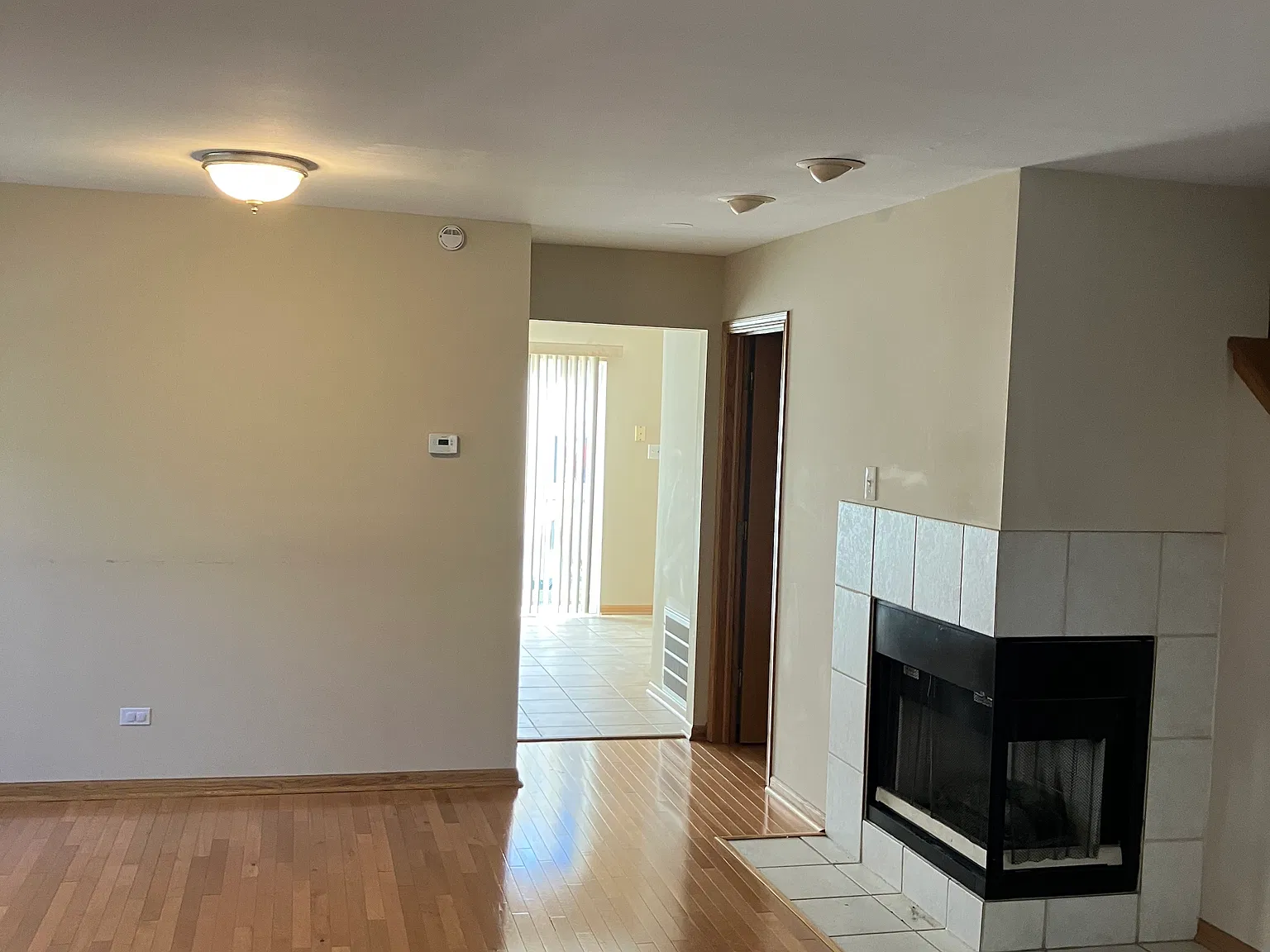 4 bed, 2.5 bath, 1900 sqft, $2,600 — Photo 3