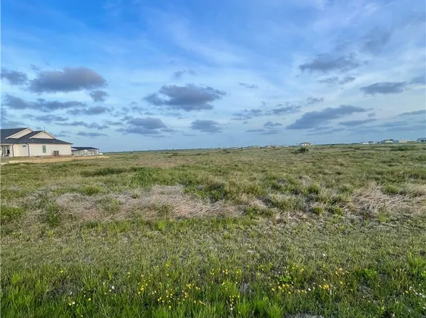 124 Dockside Dr, Rockport, TX 78382