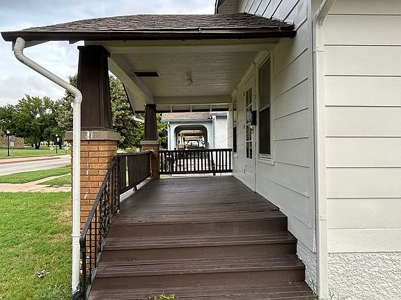 2nd image of 2080 SW Washburn Ave