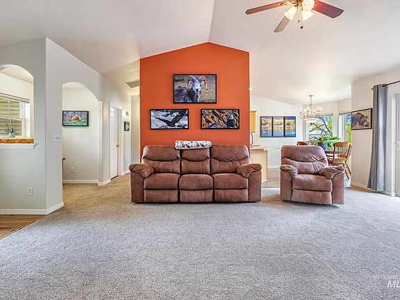 5th image of 2549 Paintbrush Dr