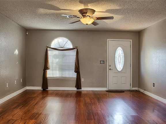3rd image of 3445 Waterside Dr