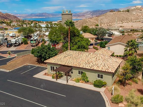 3rd image of 799 Bluebird Dr