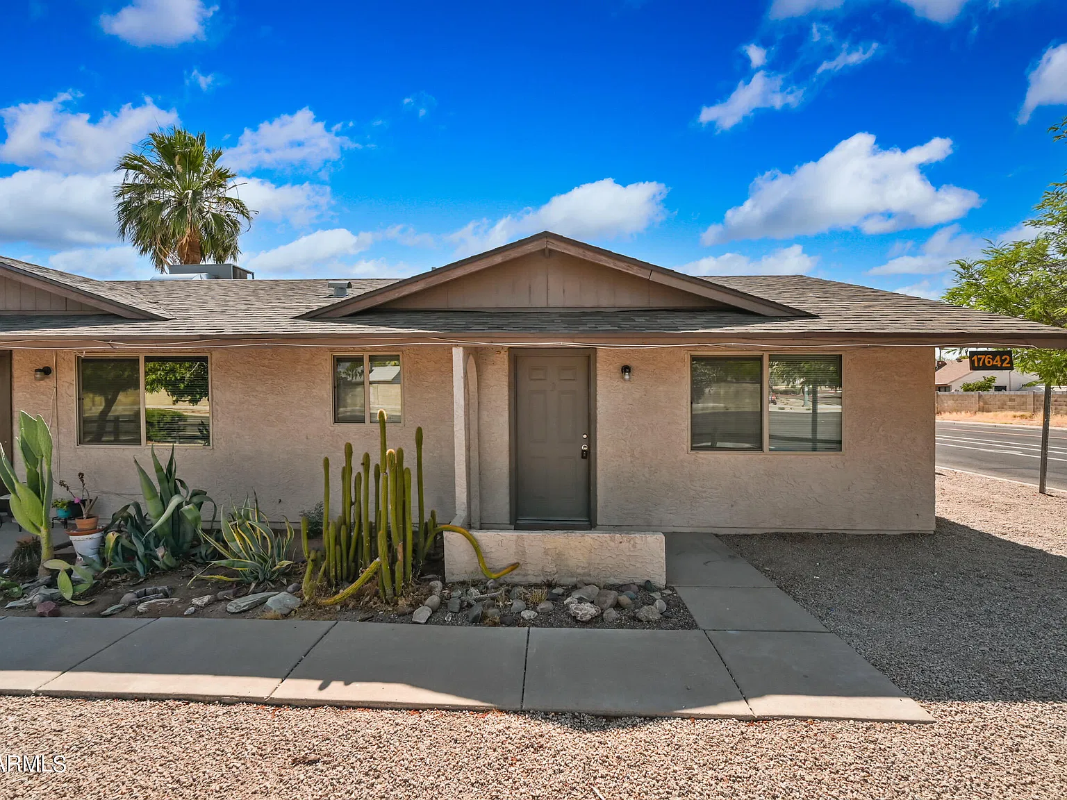 2 bed, 1.0 bath, 650 sqft, $1,095 — Photo 2