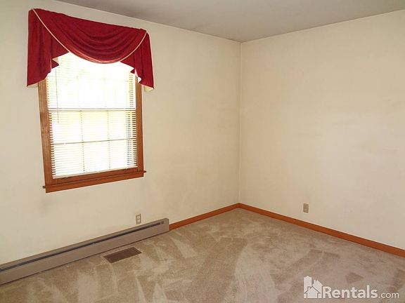 2nd image of 125 Daniels Dr