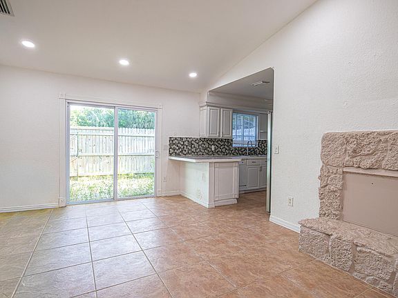 4th image of 11714 ORANGE Boulevard