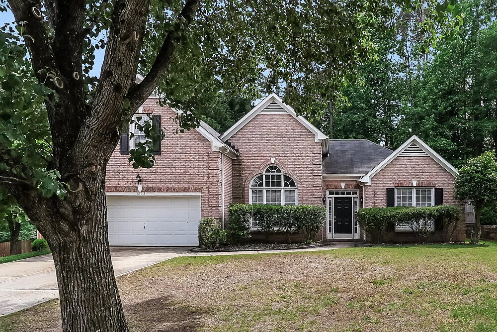 4 bed, 2.0 bath, 2264 sqft, $2,430 — Photo 4