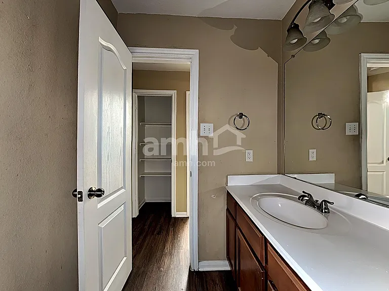 28606 Lockeridge Farms Dr — Photo 17