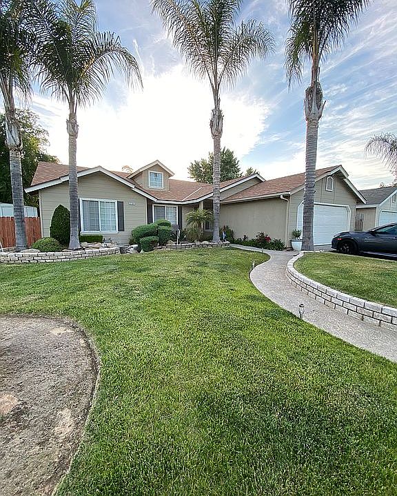 2nd image of 2209 N Babigian Ave