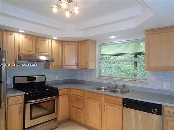 5th image of 11511 NW 33rd St #11511