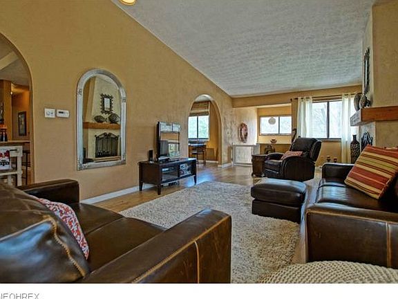 5th image of 7148 N Brewster Pl Unit D