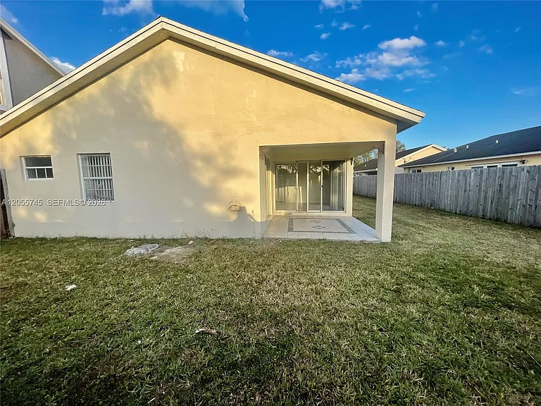 5508 NW 101st Ct — Photo 28