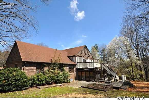 1st image of 9 Teaneck Trl
