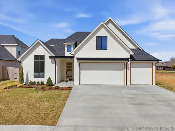 2079 S 136th St, Bixby, OK 74008