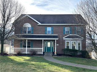 922 Douglas Dr, Pittsburgh, PA 15239